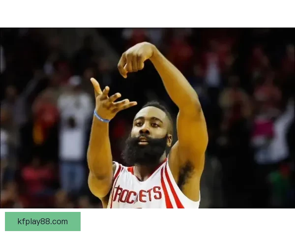 塞克斯顿哈登上演恶意犯规施罗德撞理查兹裆部引争议